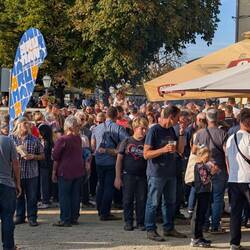 Trubel auf dem Kastanienfest in Oprtali
