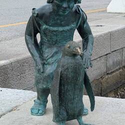 L'omuncolo am Hafen von Triest