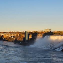 Rainbow Bridge und American Falls