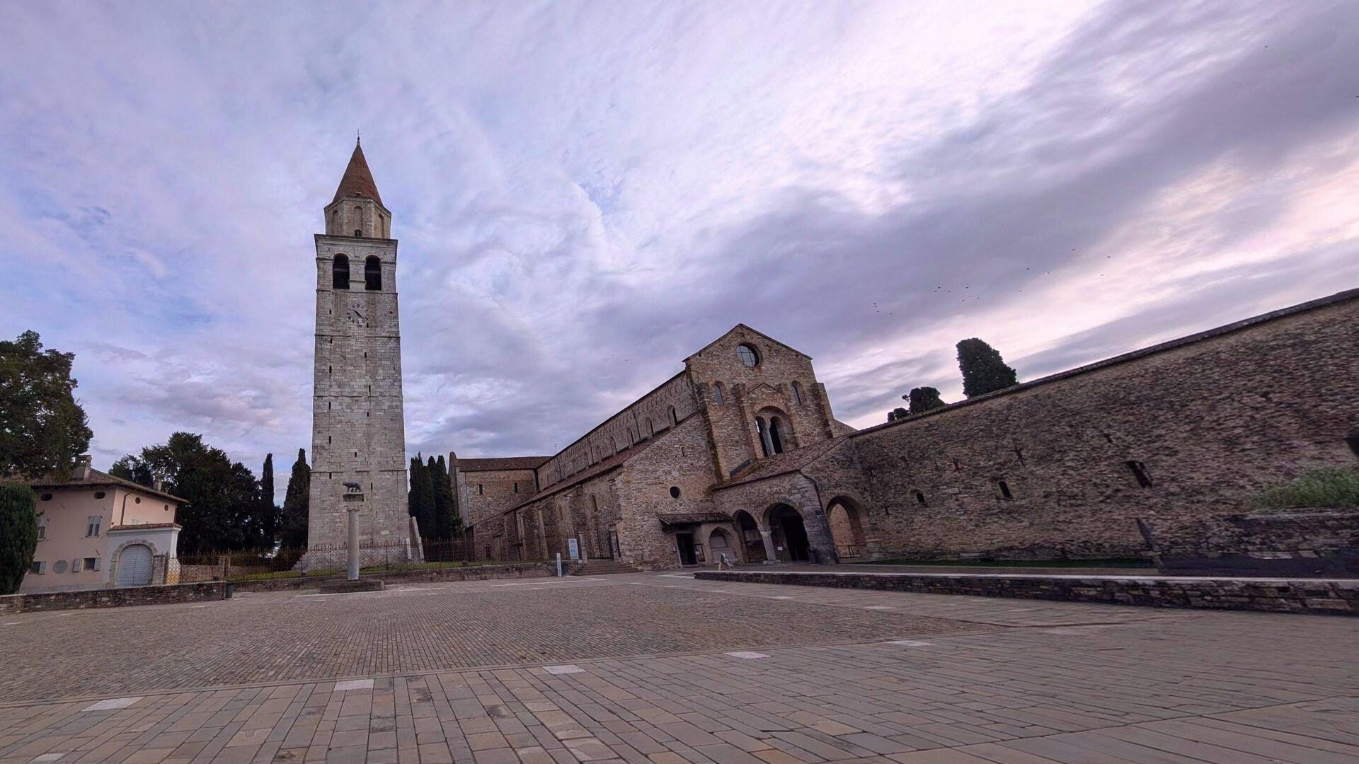 Die gewaltige, aber nicht pompöse Basilika von Aquileia