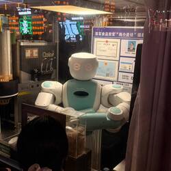 Robot serving coffee's. 😳