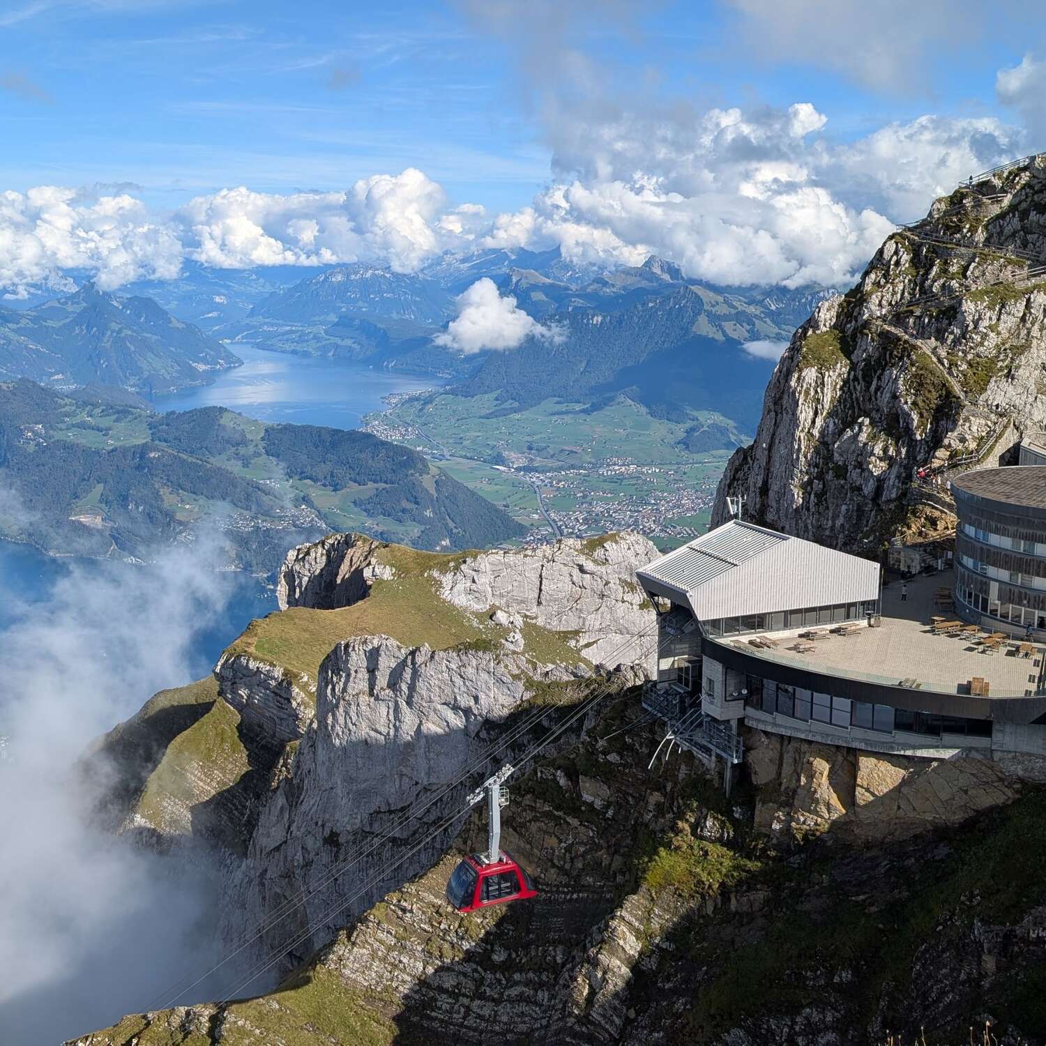 Alpentour mit Van und Motorrad