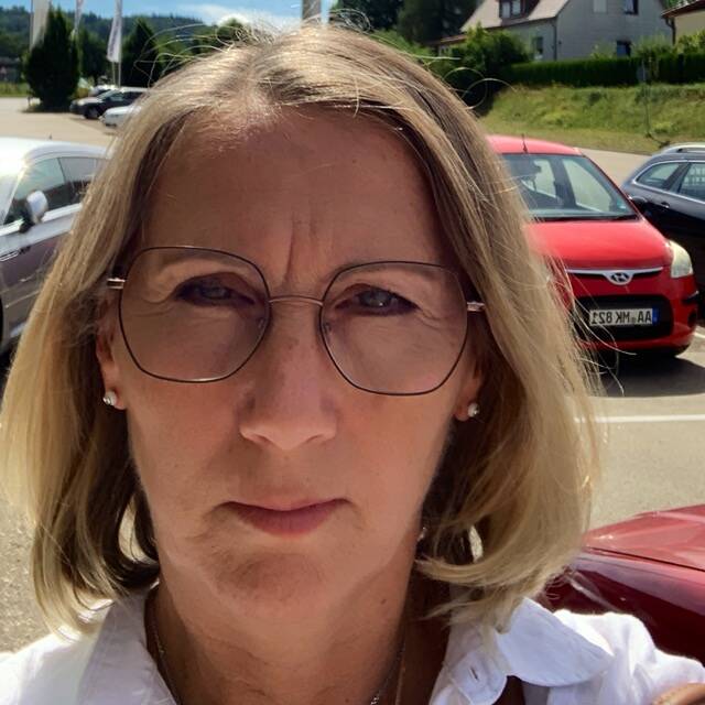 Lisa Sperling