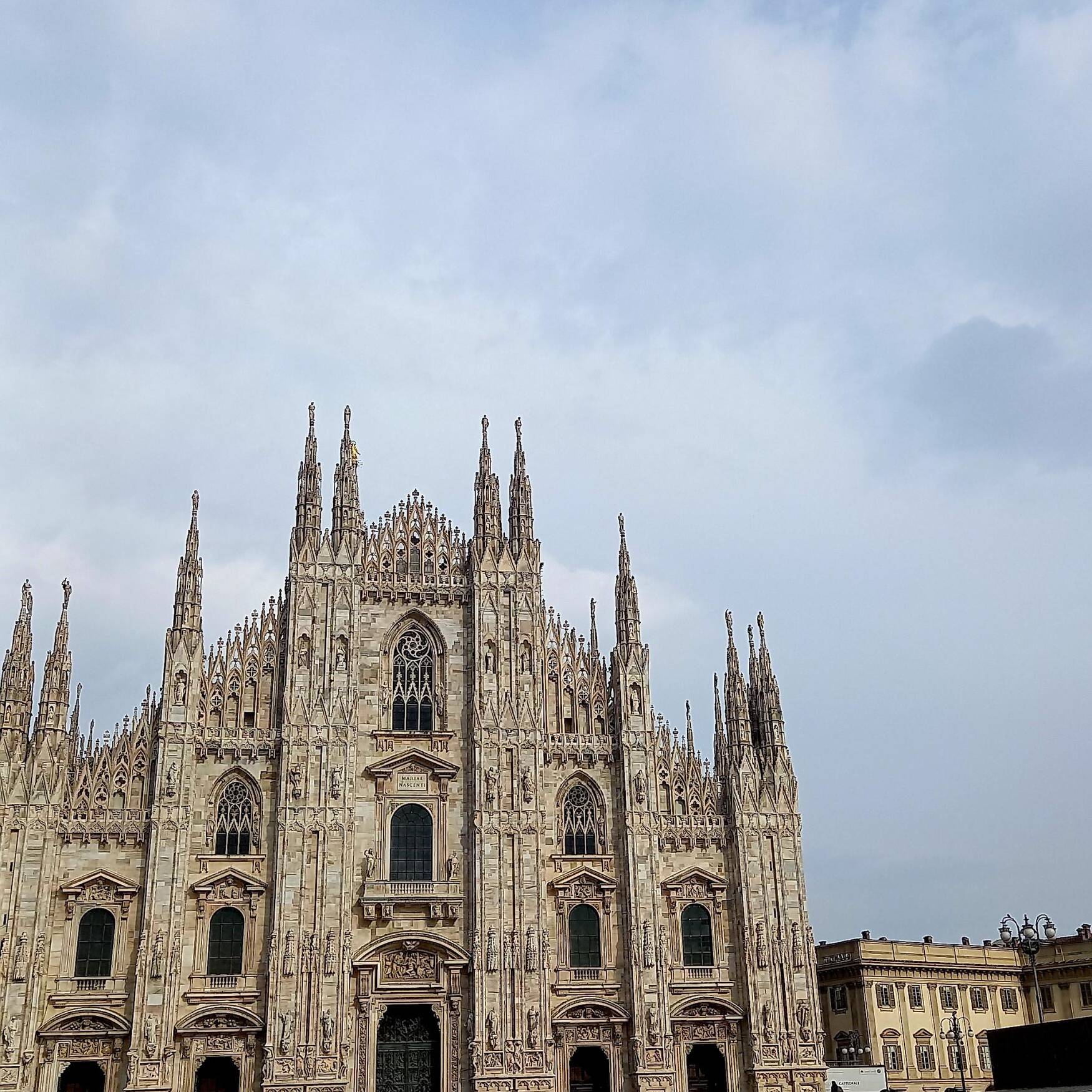 Milano esiste apparently