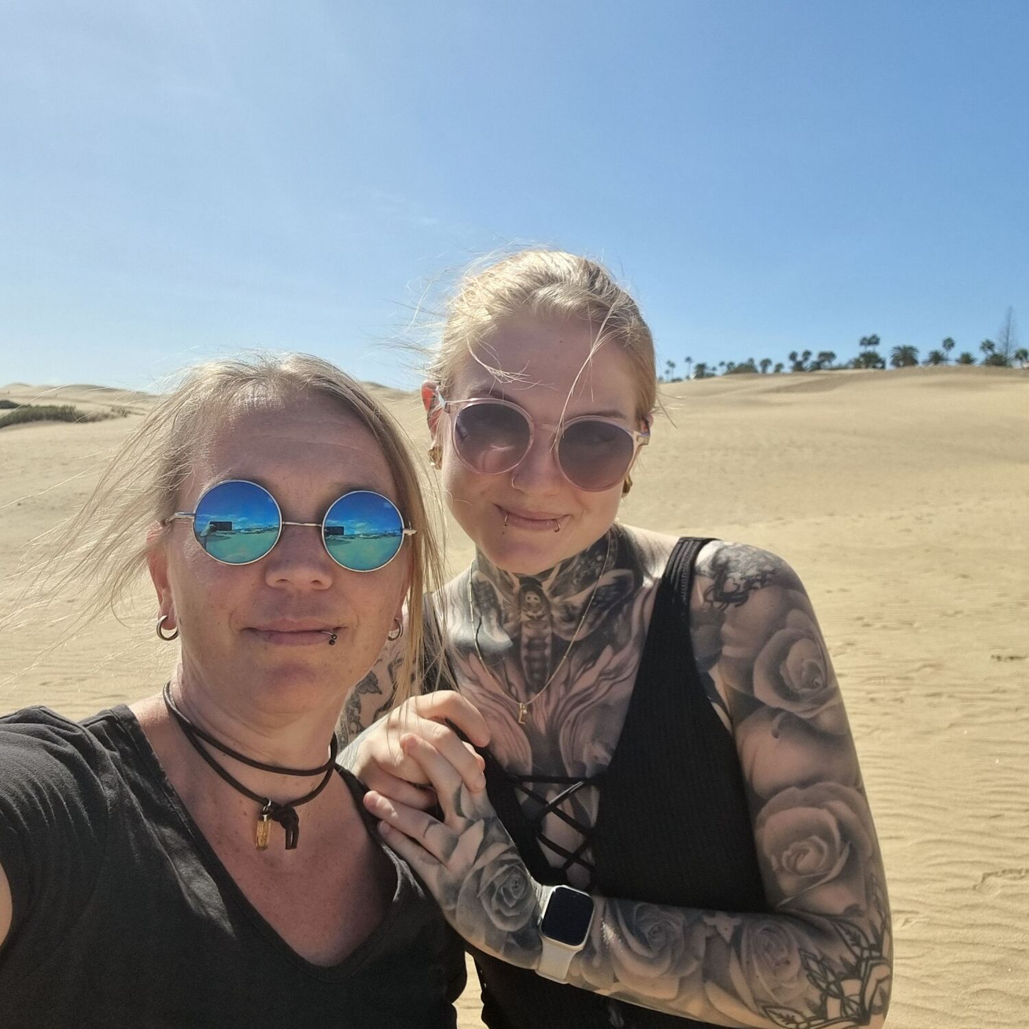 Gran Canaria - Lucy & Yvonne