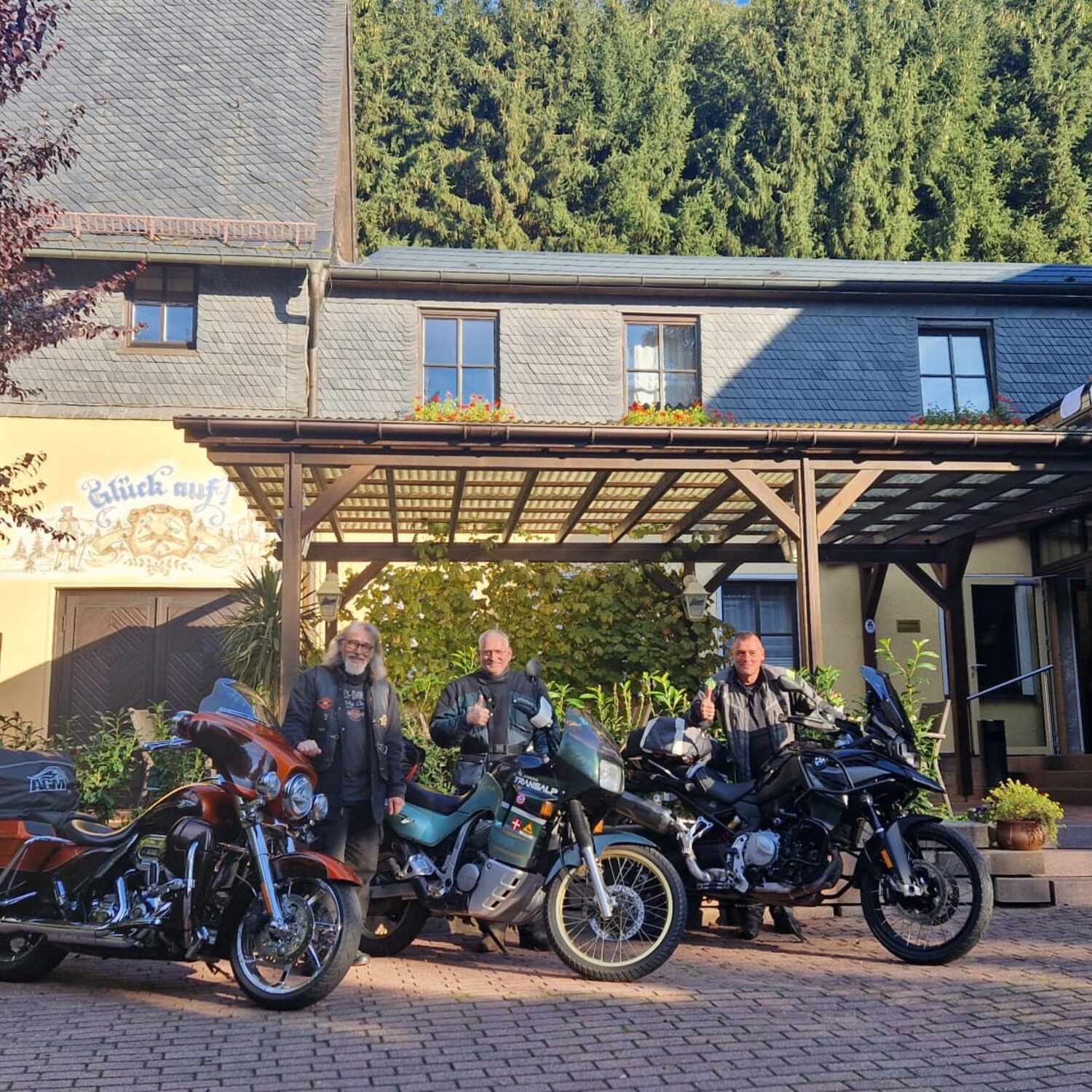 1. Schmitter 🏍 Abenteuer