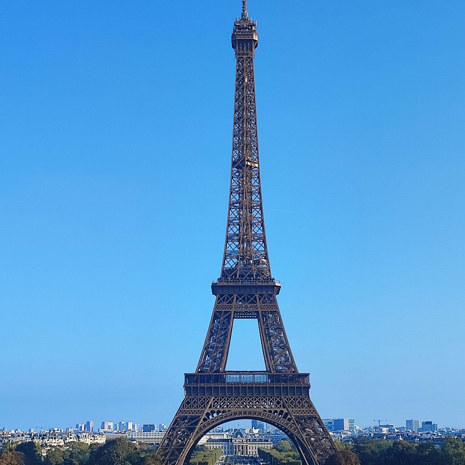 2025-10-10 -- Paris TRIUM C15