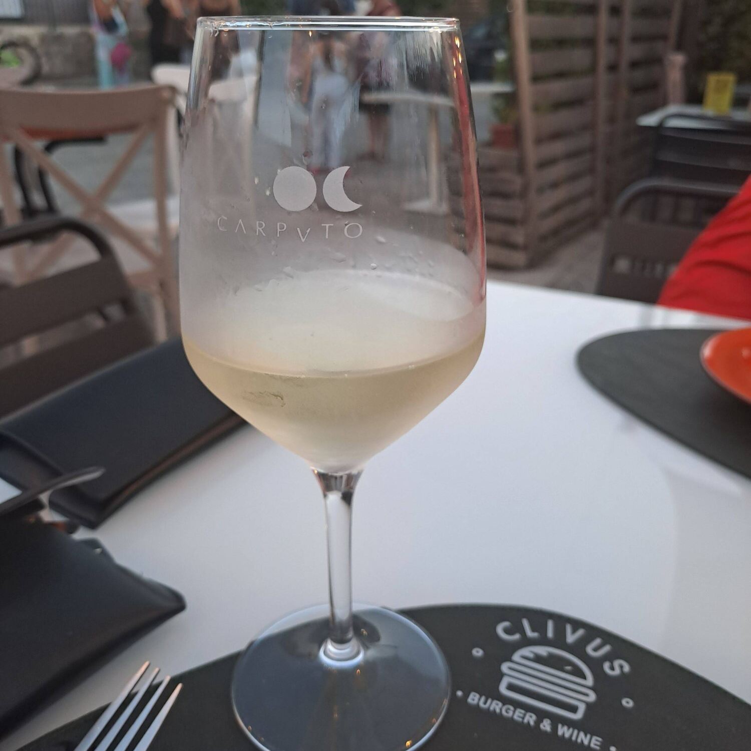 Clivus Burger & Wine Store