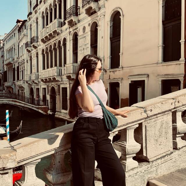 Alina R