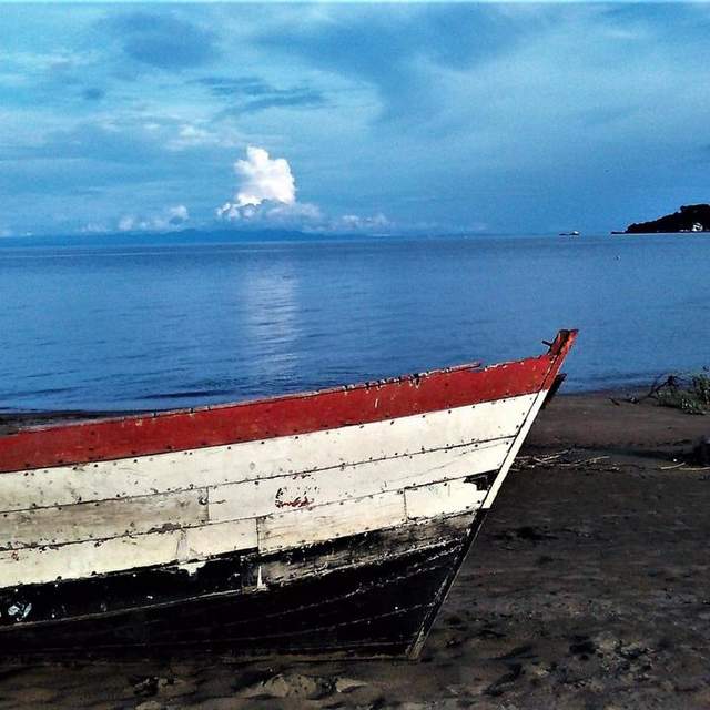 Malawi, A Day At The Lake
