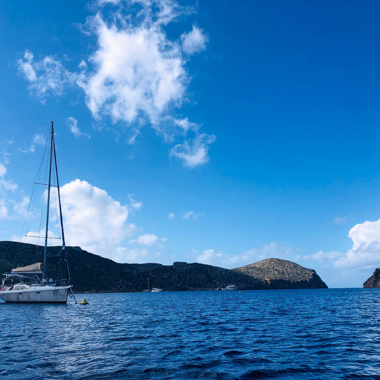 Sailing to Isla Cabrera
