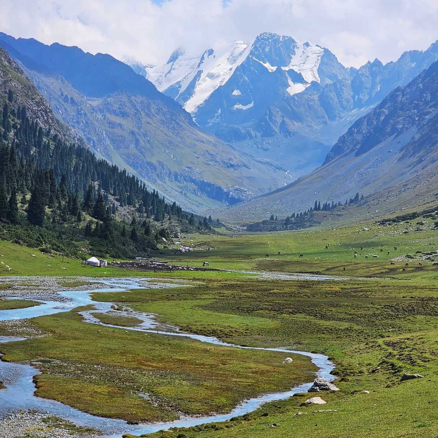 Mountains and Lakes Kyrgyzstan
