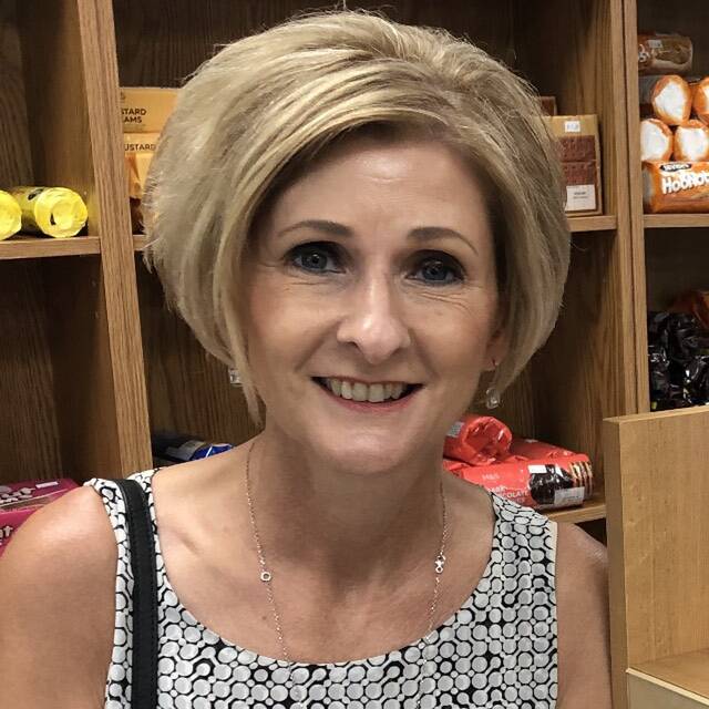 Lynn James