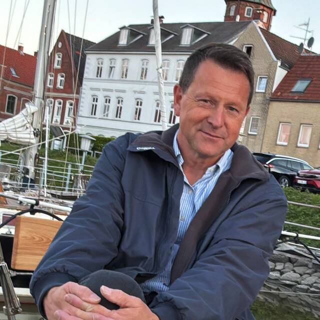 Sven Petzke