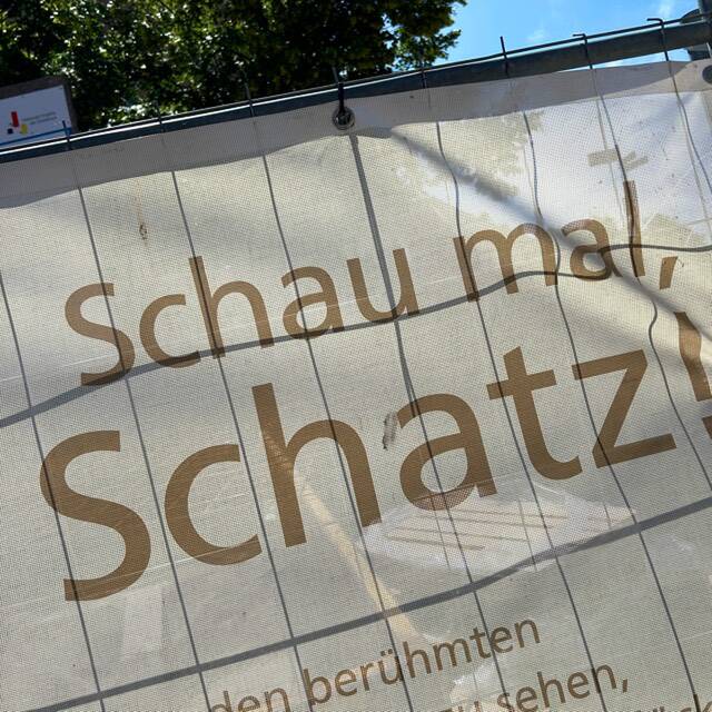 Schatzis on tour
