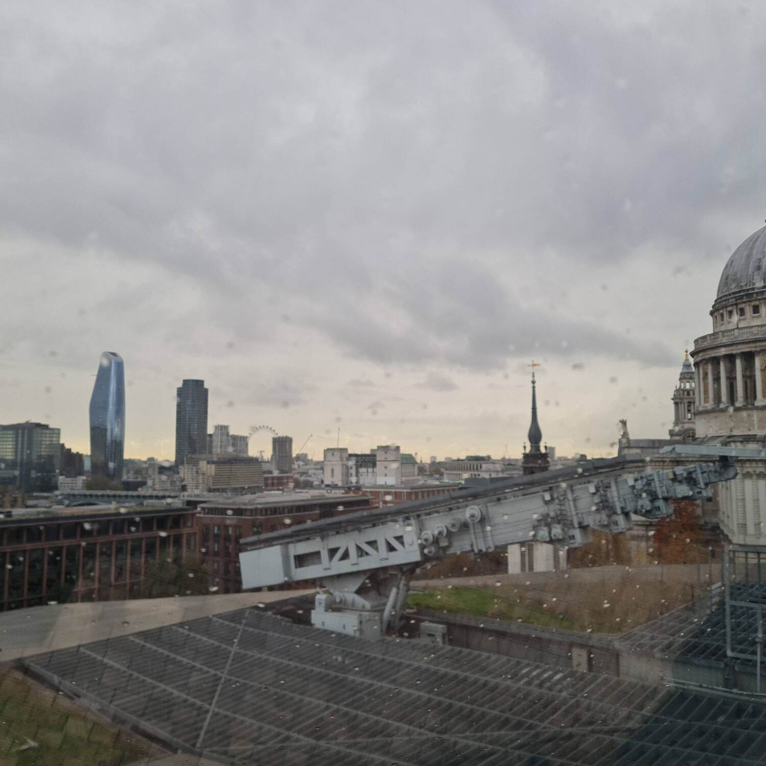 London 2:22