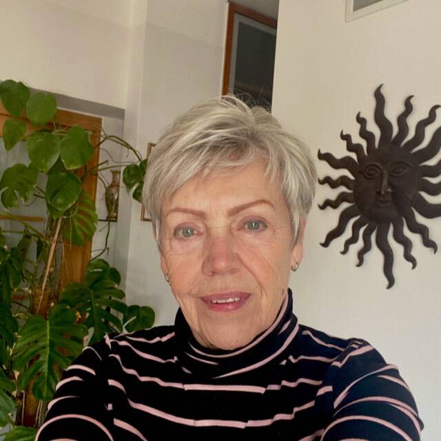 VĚRA MICZKOVA