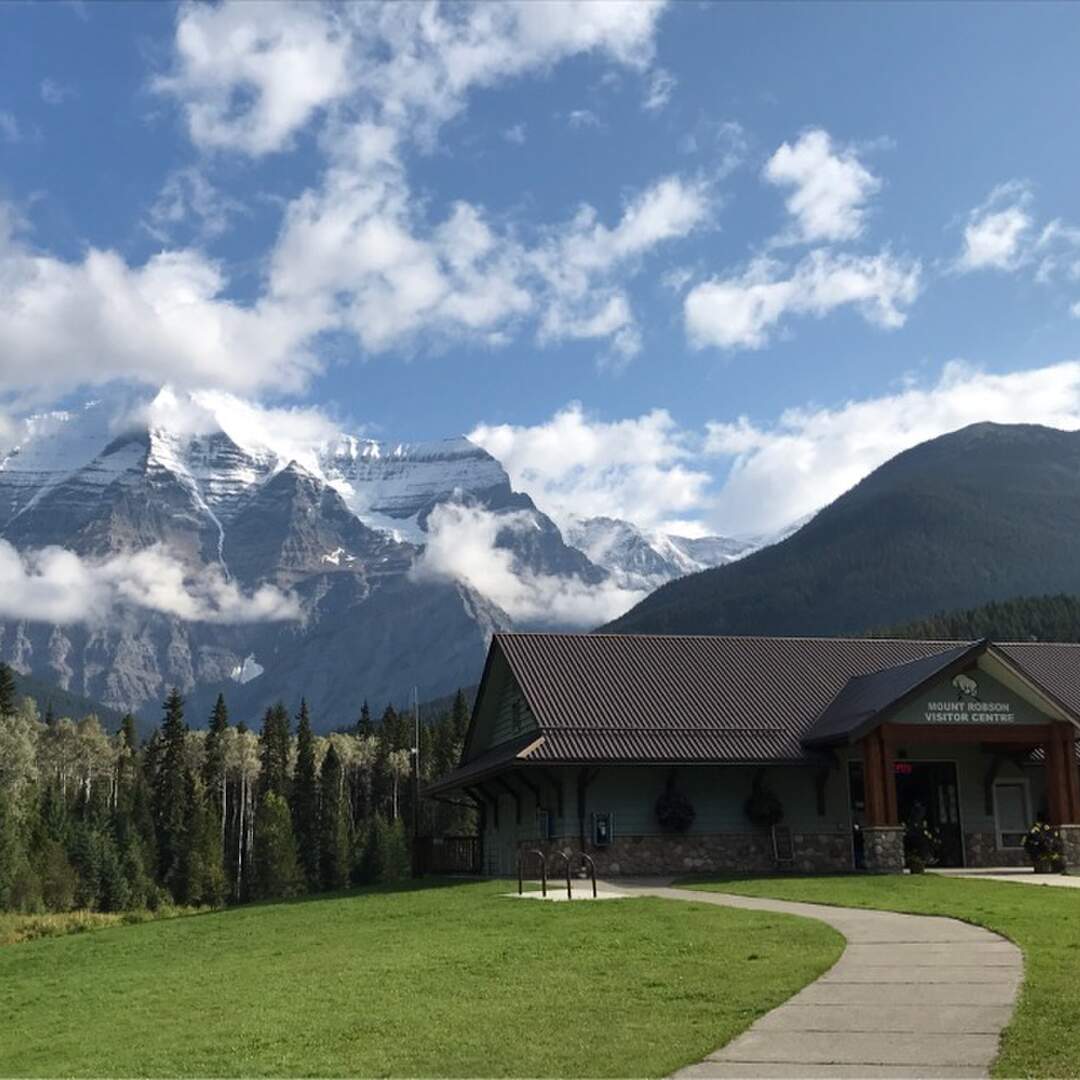 Mount Robson - Maligne Lake