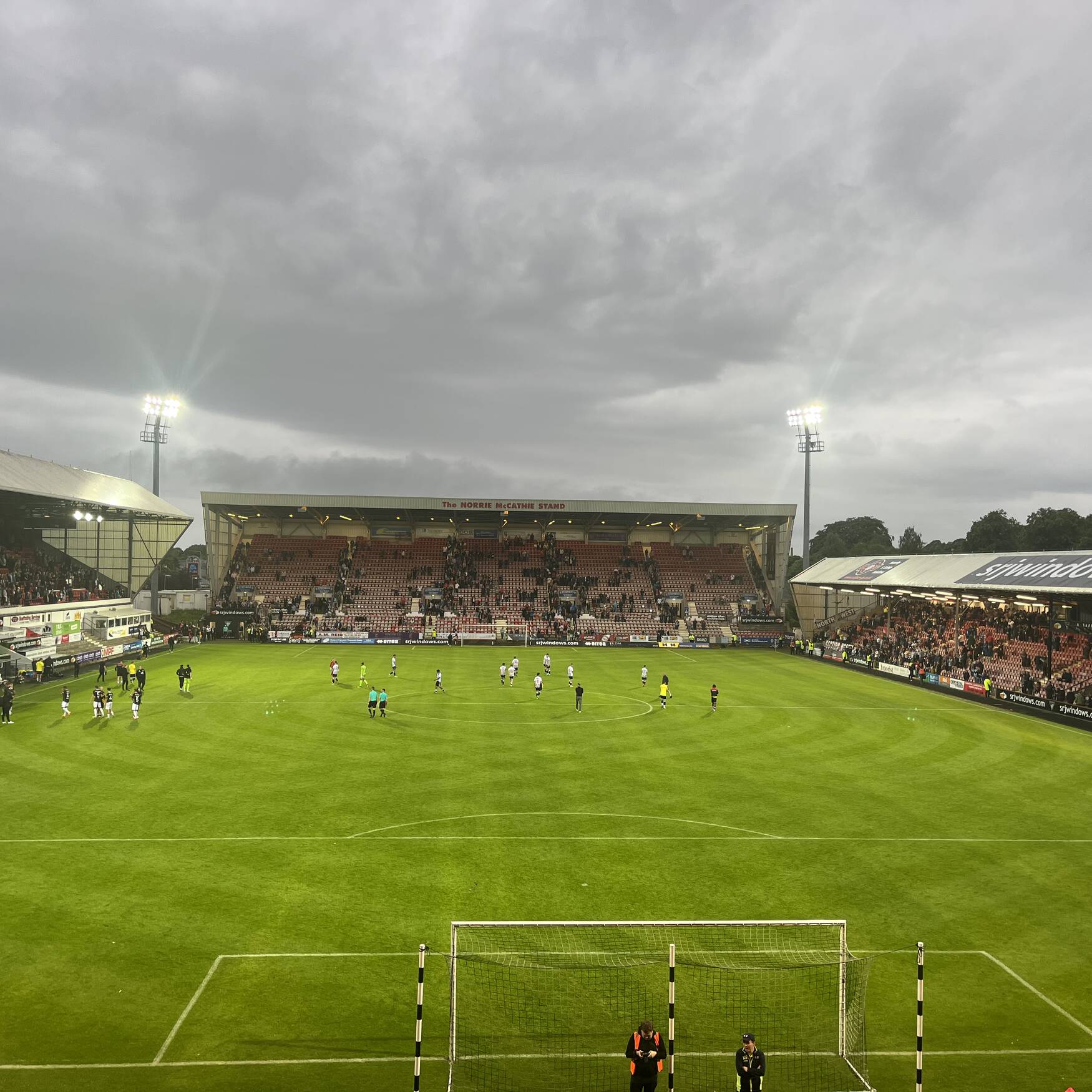 Zum Testspiel nach Dunfermline