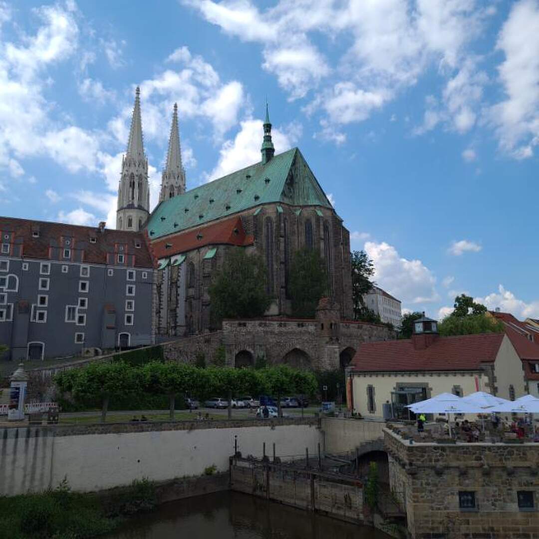 Dreie ziehen um die Welt