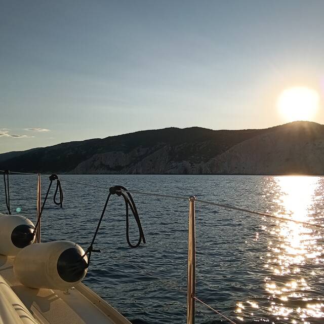 sailing_on_Sunshine