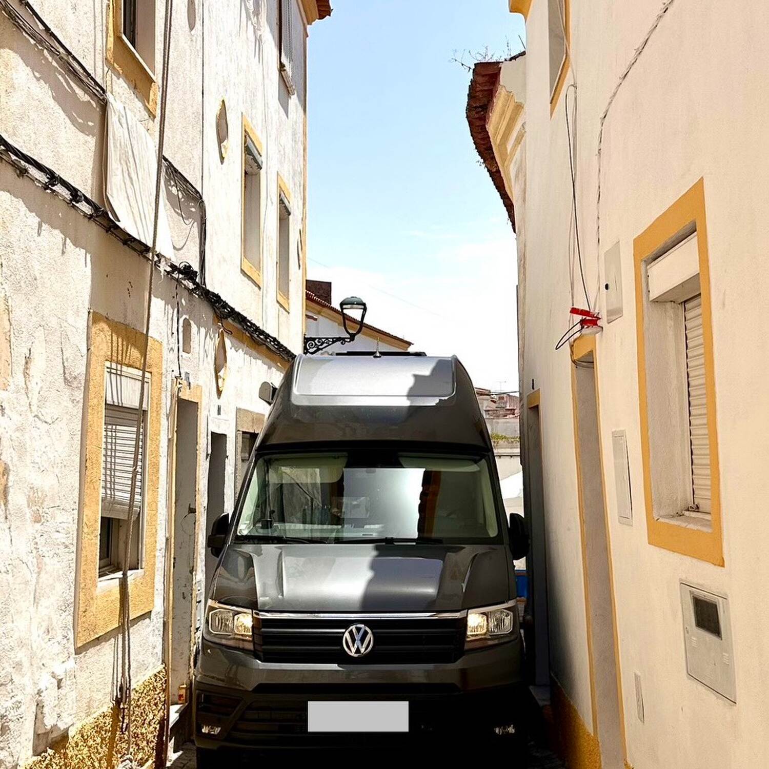 Elvas, Mora e mais pelo meio