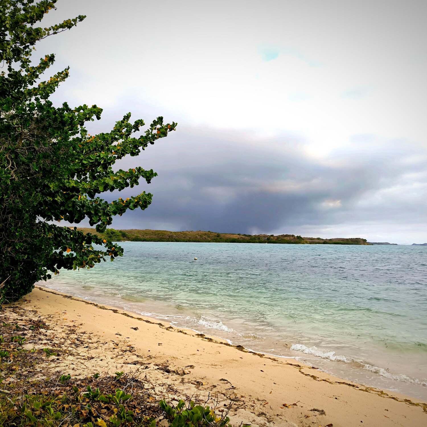 Beach House Lodge a Poum