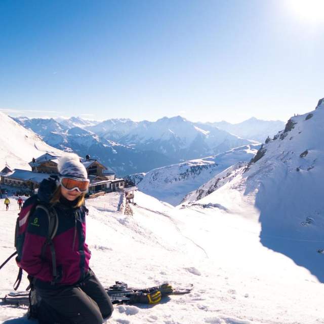 Skiing in Hochzillertal