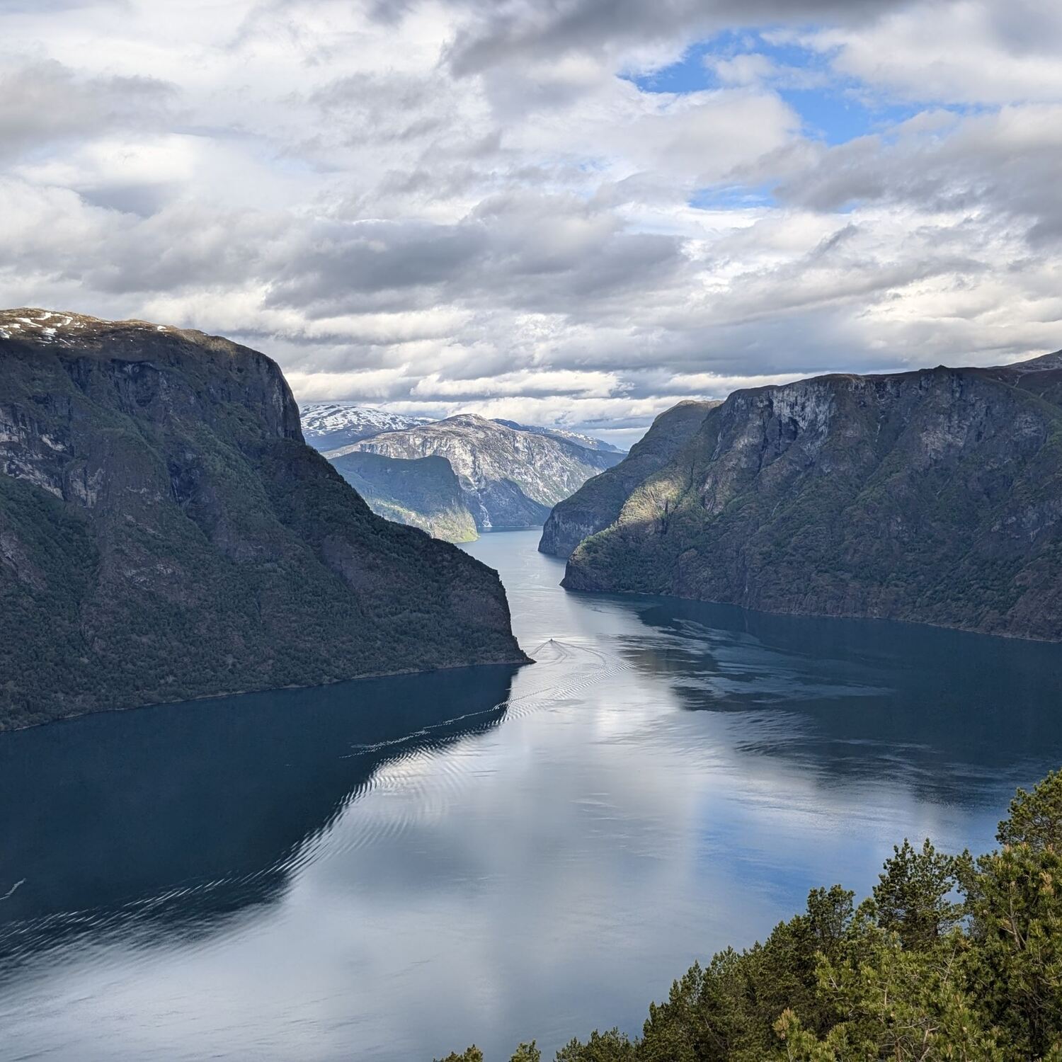 Grand Fjords & Iconic Shores