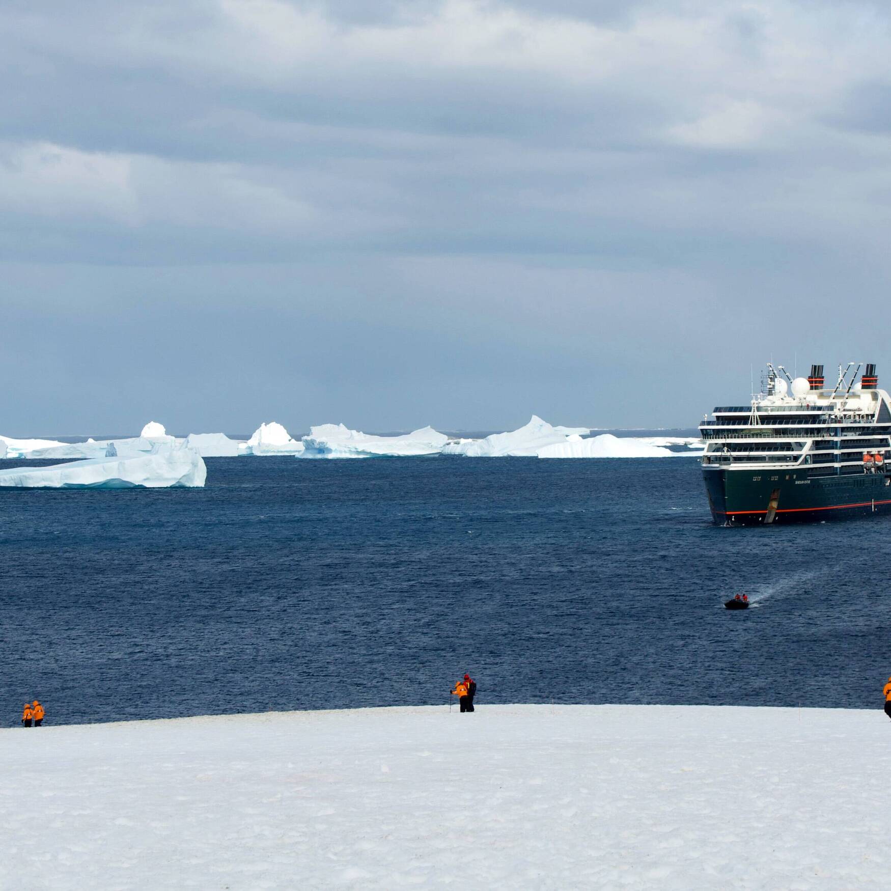 Antartica - Into the White