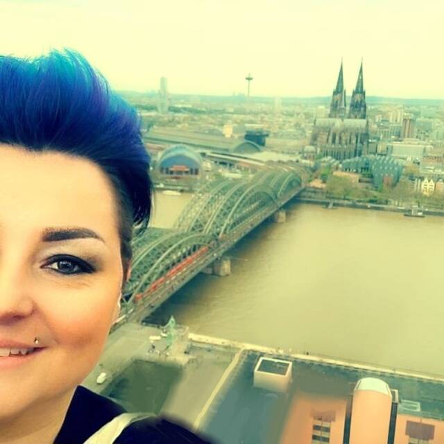 Sandra Feld-Travnicek