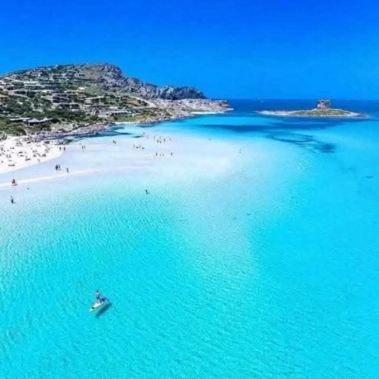 SHARDINIA Beaches and boats
