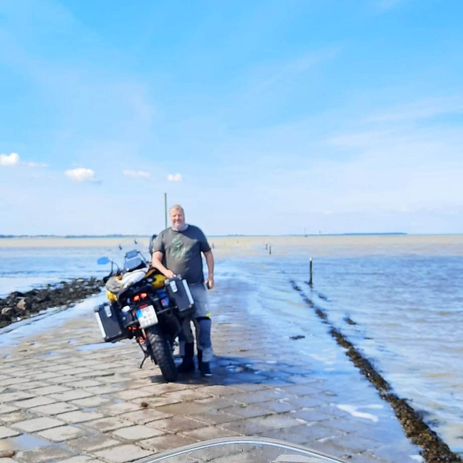 From West to East on 2 Bikes