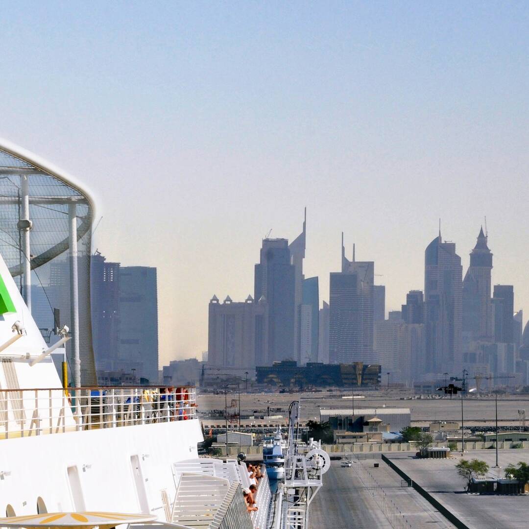 Orient ab Abu Dhabi Aida Cosma
