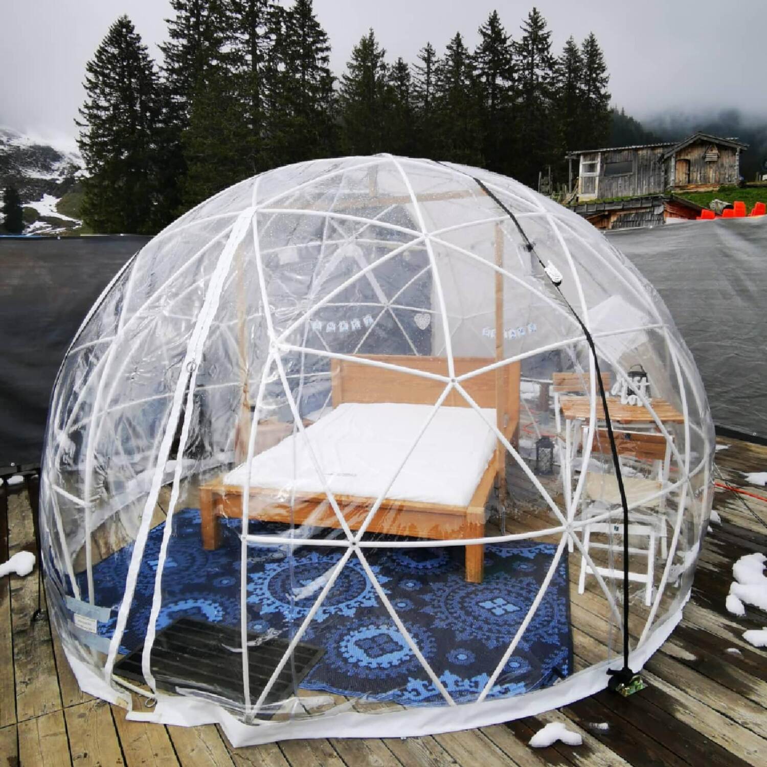 Bubble Hotel