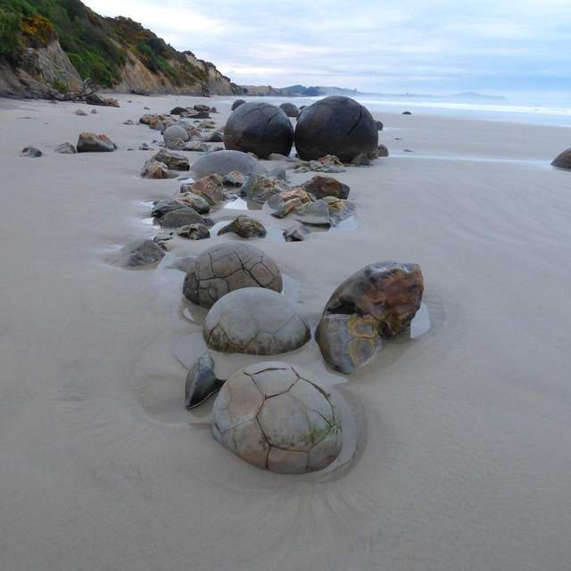 Moeraki Boulders