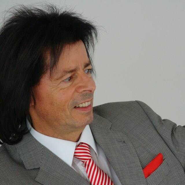 Dr. Martin Barzel