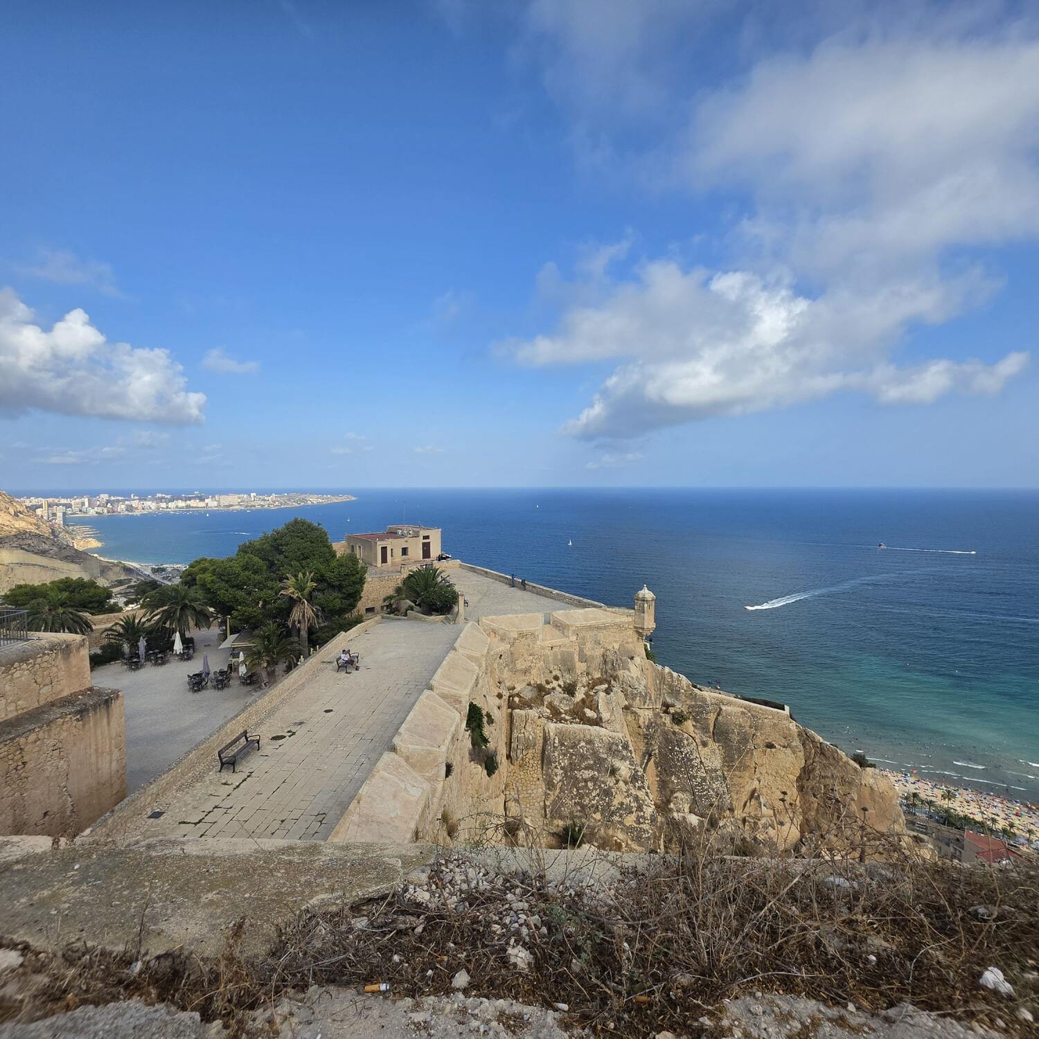 A'la Cart en Alacant, azaz Alicante és a csalàd