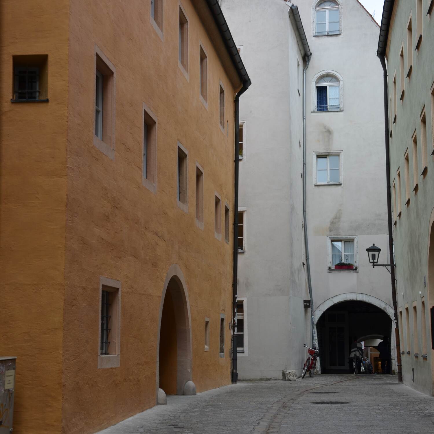 die Anstalt in Regensburg