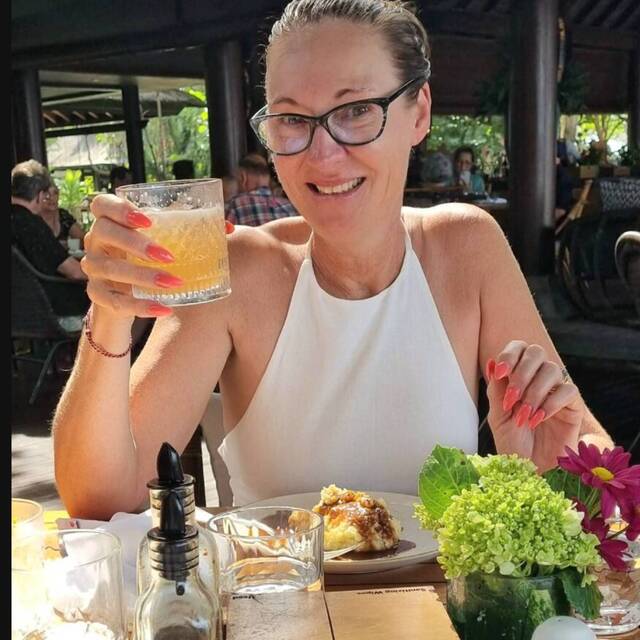 Jennifer James