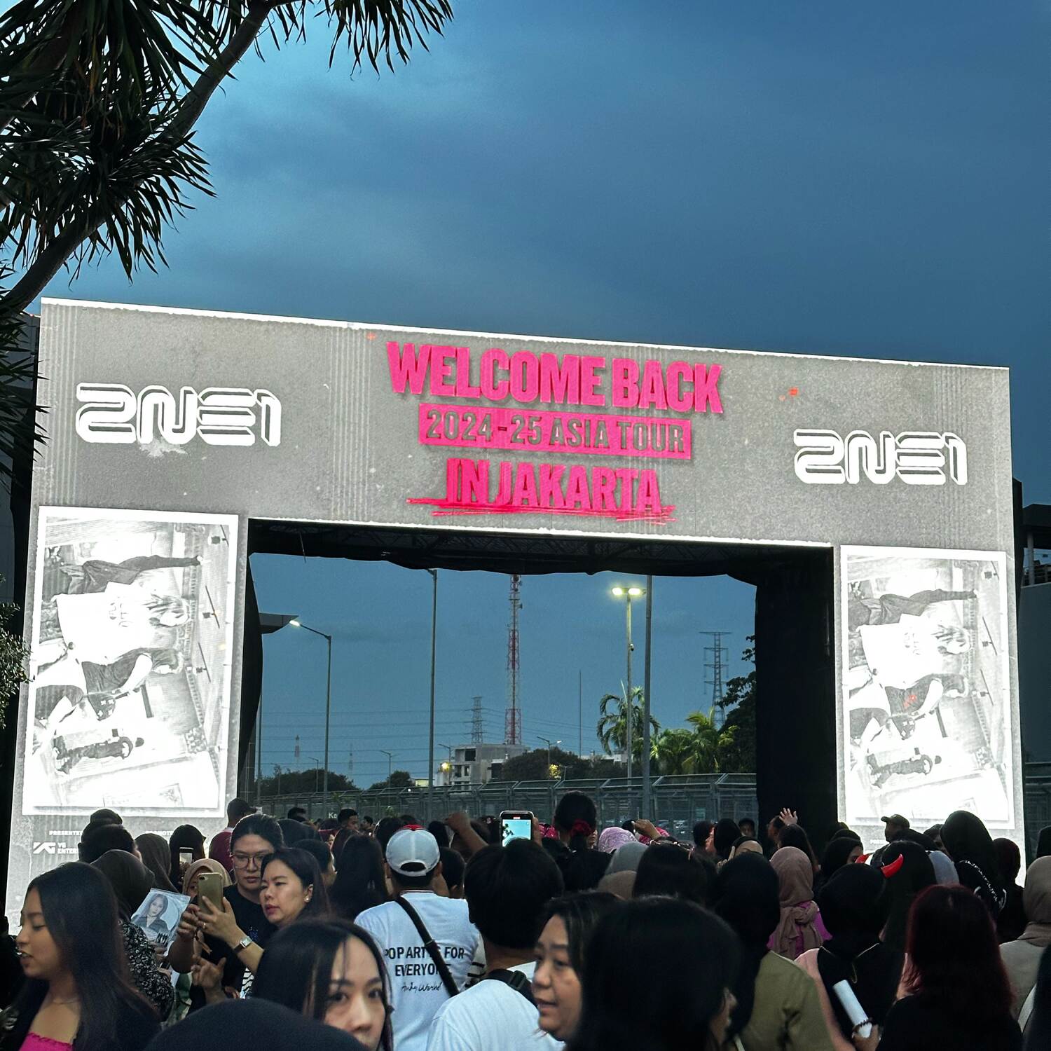 2NE1 in Jakarta