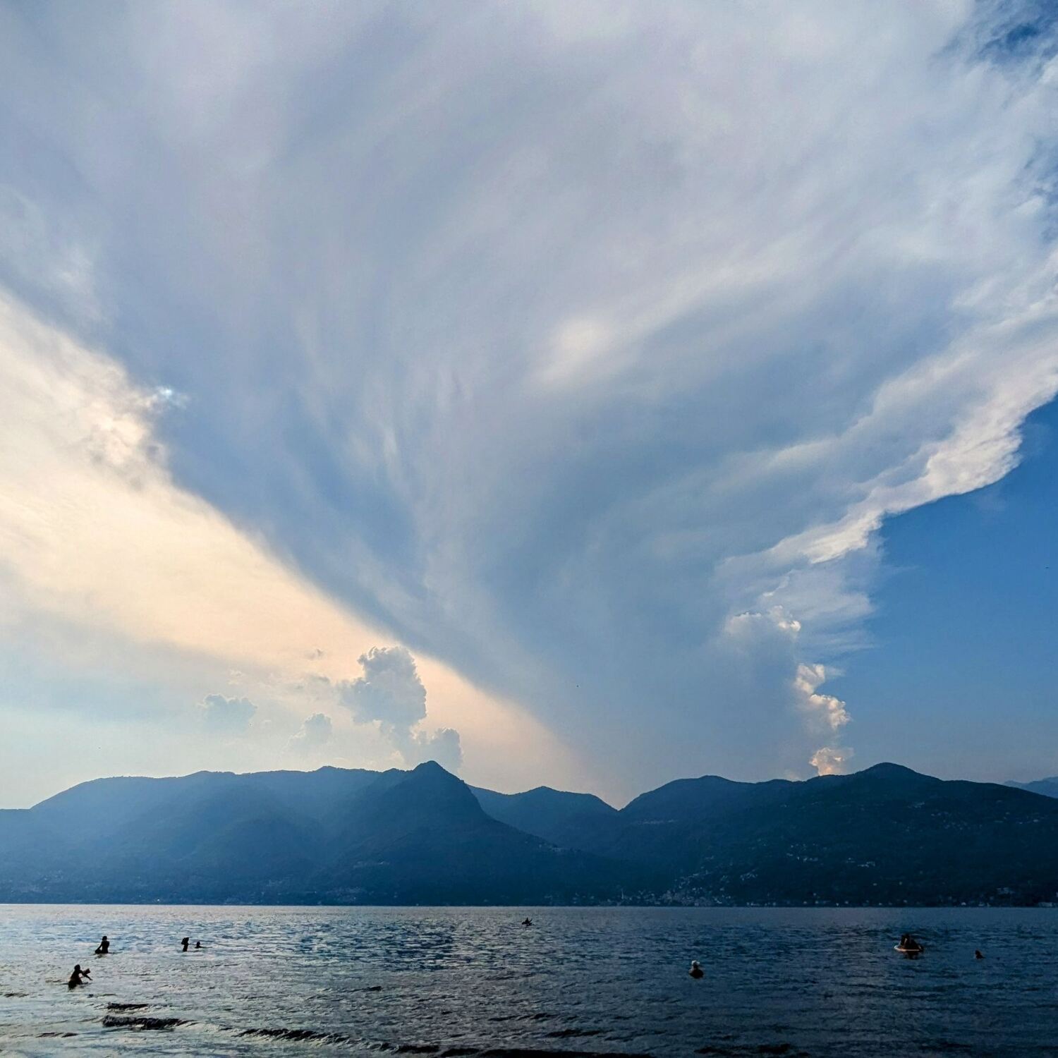 Lago... Lago...Lago...