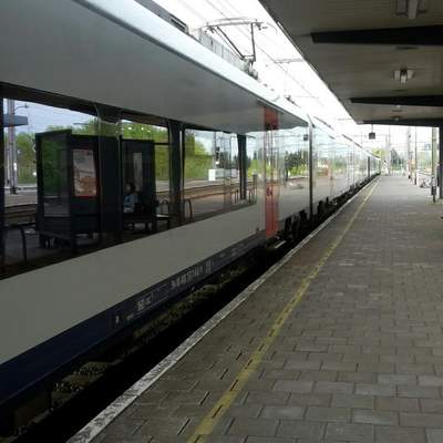 Al lachend naar Wenen